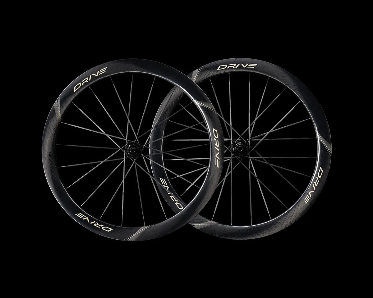 Paire de roues carbone Elitewheels DRIVE II 50D – équilibre parfait entre rendement et aérodynamisme
