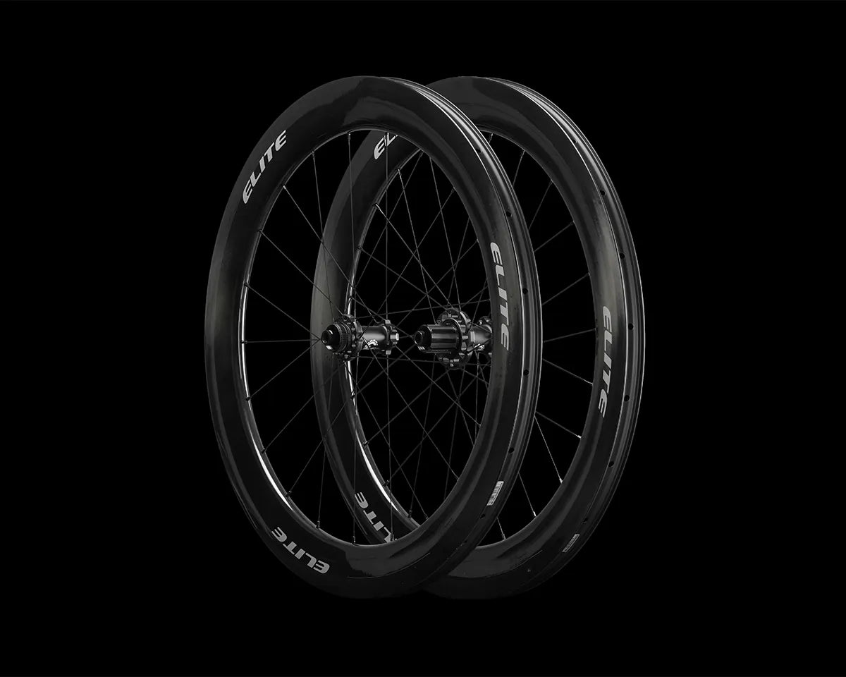 Vue de côté des roues Elite MARVEL II 65D – jantes hautes pour performance sur terrain roulant