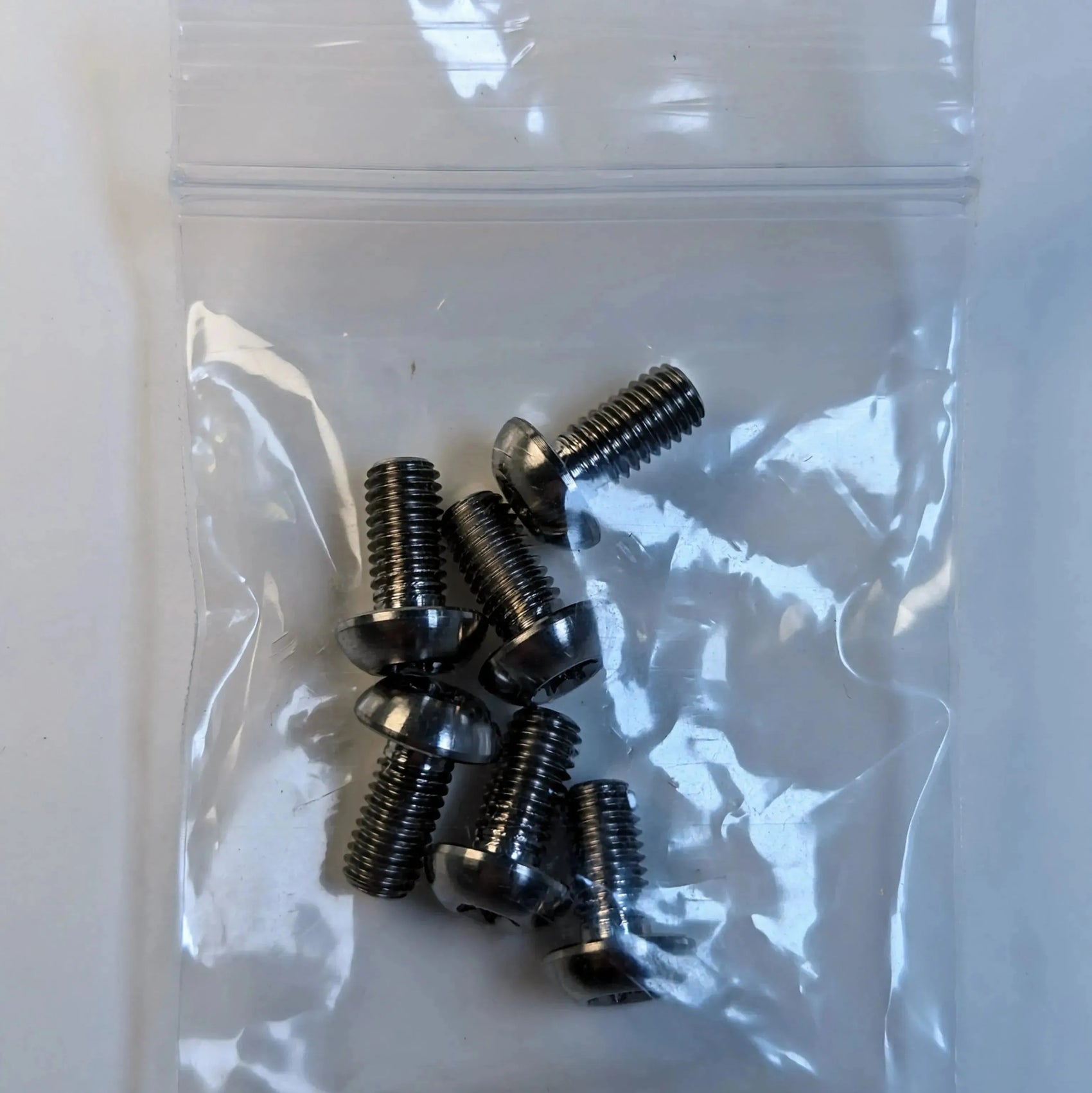 ACCESSOIRE | CYKL | KIT VISSERIE TITANE - CYKL.STORE