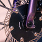 Gros plan technique de l’interface de freinage CHASER 0-AERO 160mm. Installation sur moyeu Centerlock montrant le noyau aérodynamique en aluminium 7075 T6 et le serrage du lockring.