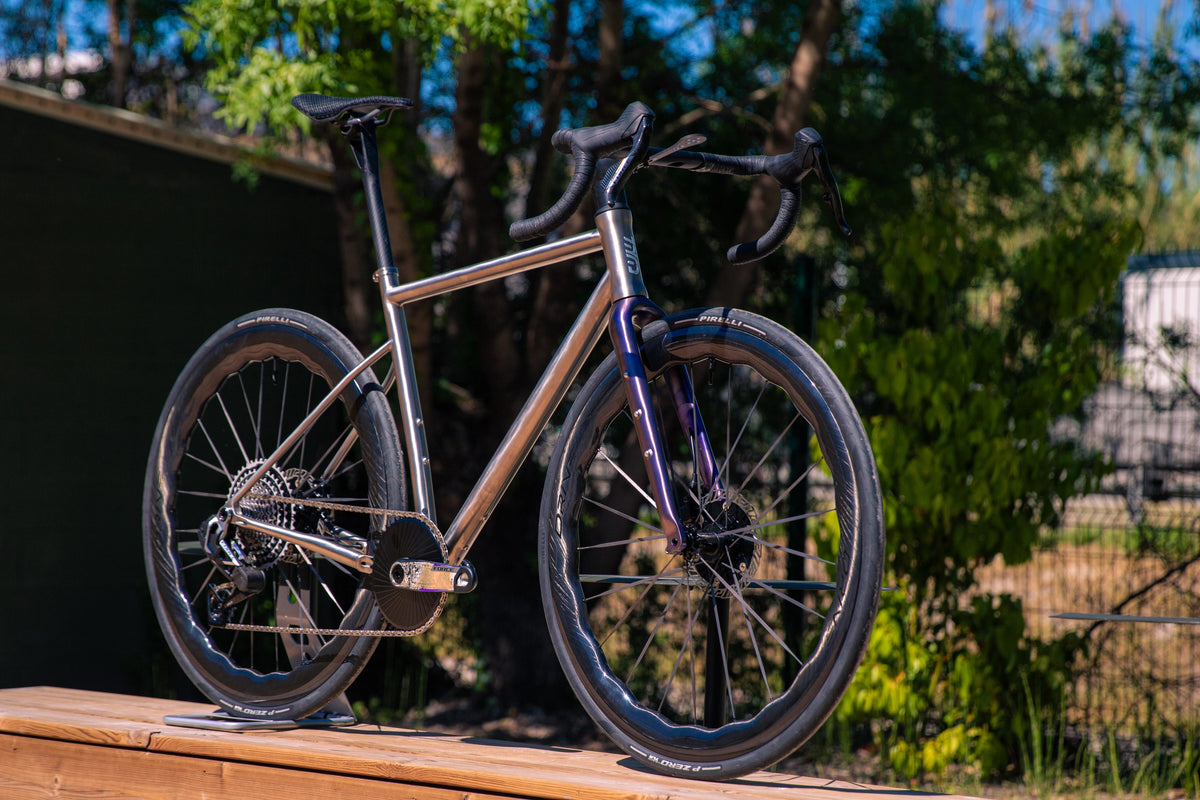 RAAVE Iridescent | Bike Check CYKL