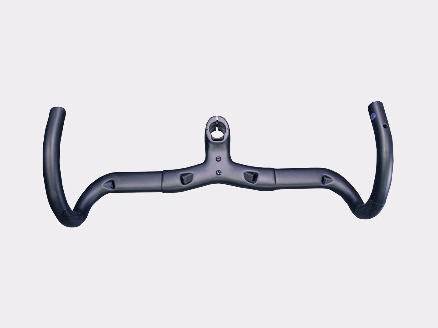 Vue de face du cockpit CYKL, aérodynamique et confortable, compatible avec montage bikepacking.