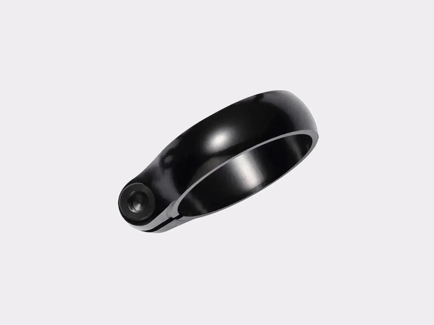 Zoom sur le collier de selle aluminium CYKL – vis acier inox, design léger, compatibilité tige de selle 27.2 mm