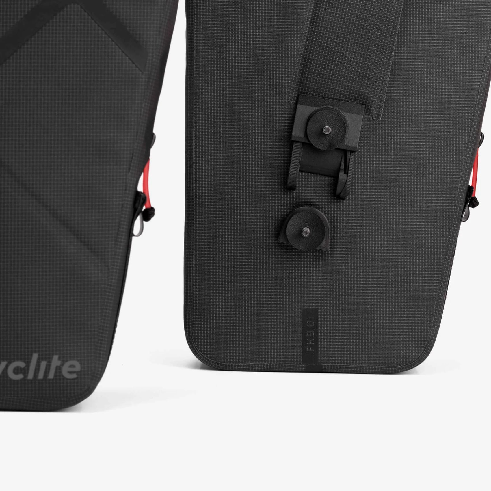 Détail du système de fixation rapide de la sacoche de fourche noire Cyclite Fork Bag 01 (Noir)
