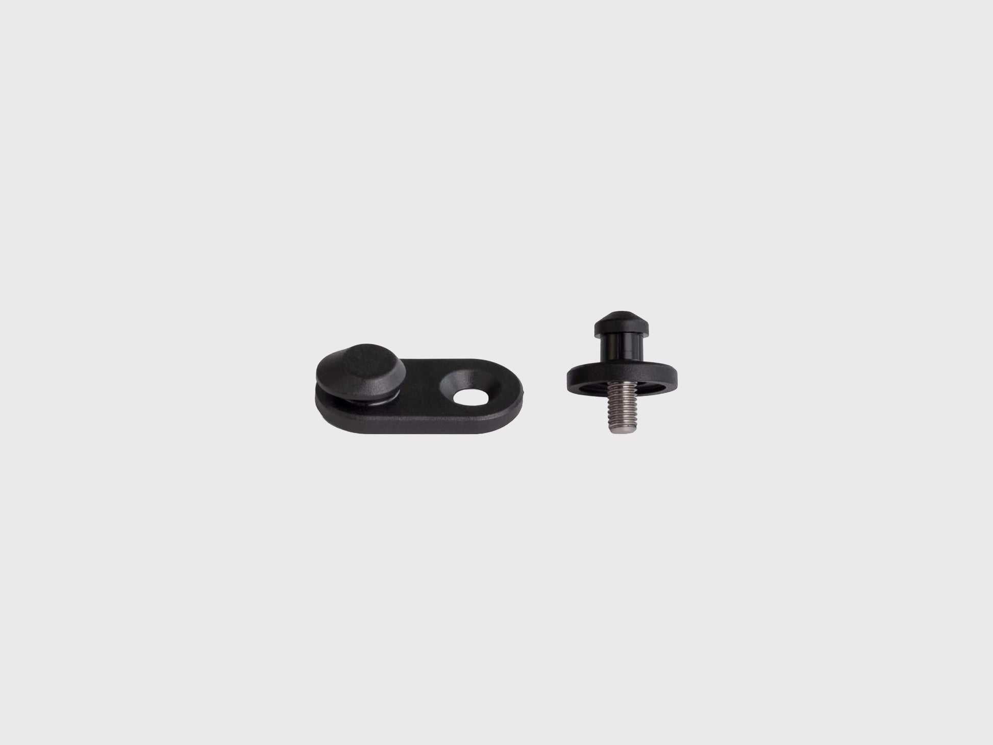 Composants du kit Cyclite Nano Bolt Mount 01 avec embase en POM, plot de centrage et visserie en acier inoxydable A2