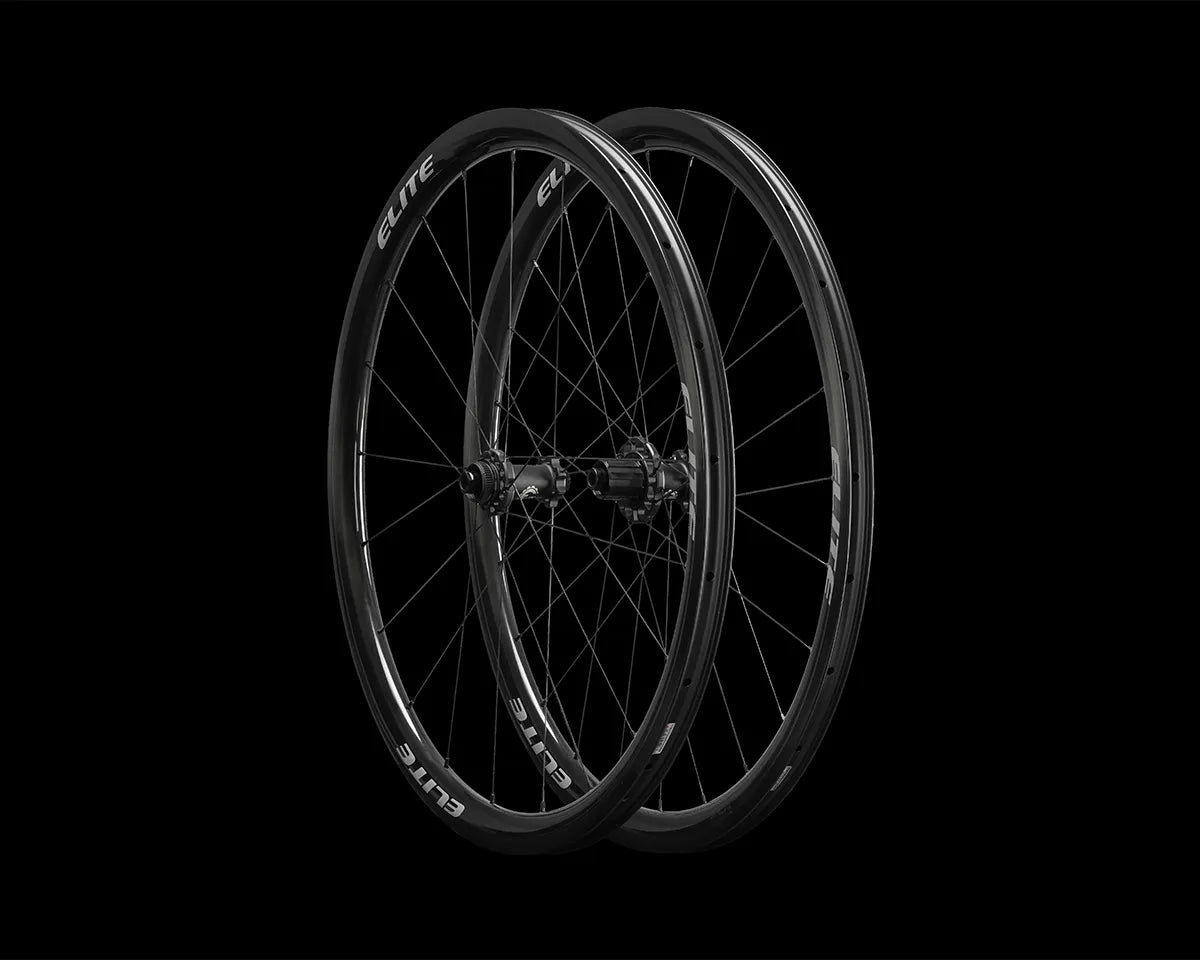 Vue de côté des roues Elite MARVEL II 36D – jantes carbone légères tubeless-ready