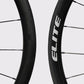 Gros plan sur le flanc de jante carbone de la roue Elitewheels Marvel II 36D avec gravure technique et marquage blanc (Argent) (36 mm)