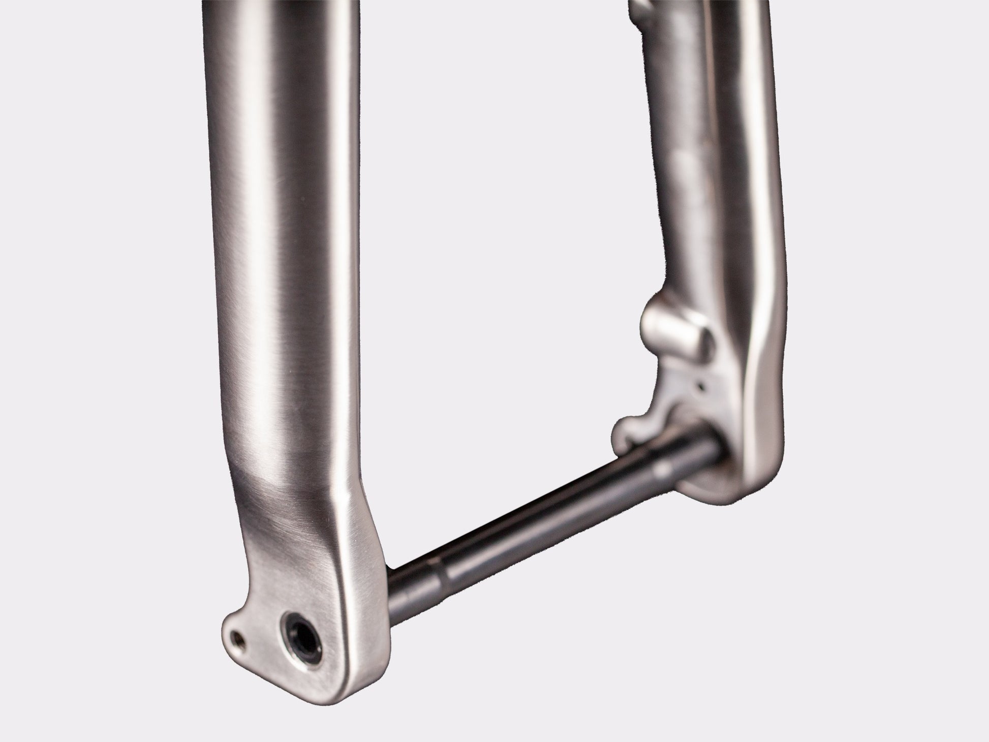 Fourche gravel titane bikepacking CYKL avec axe traversant