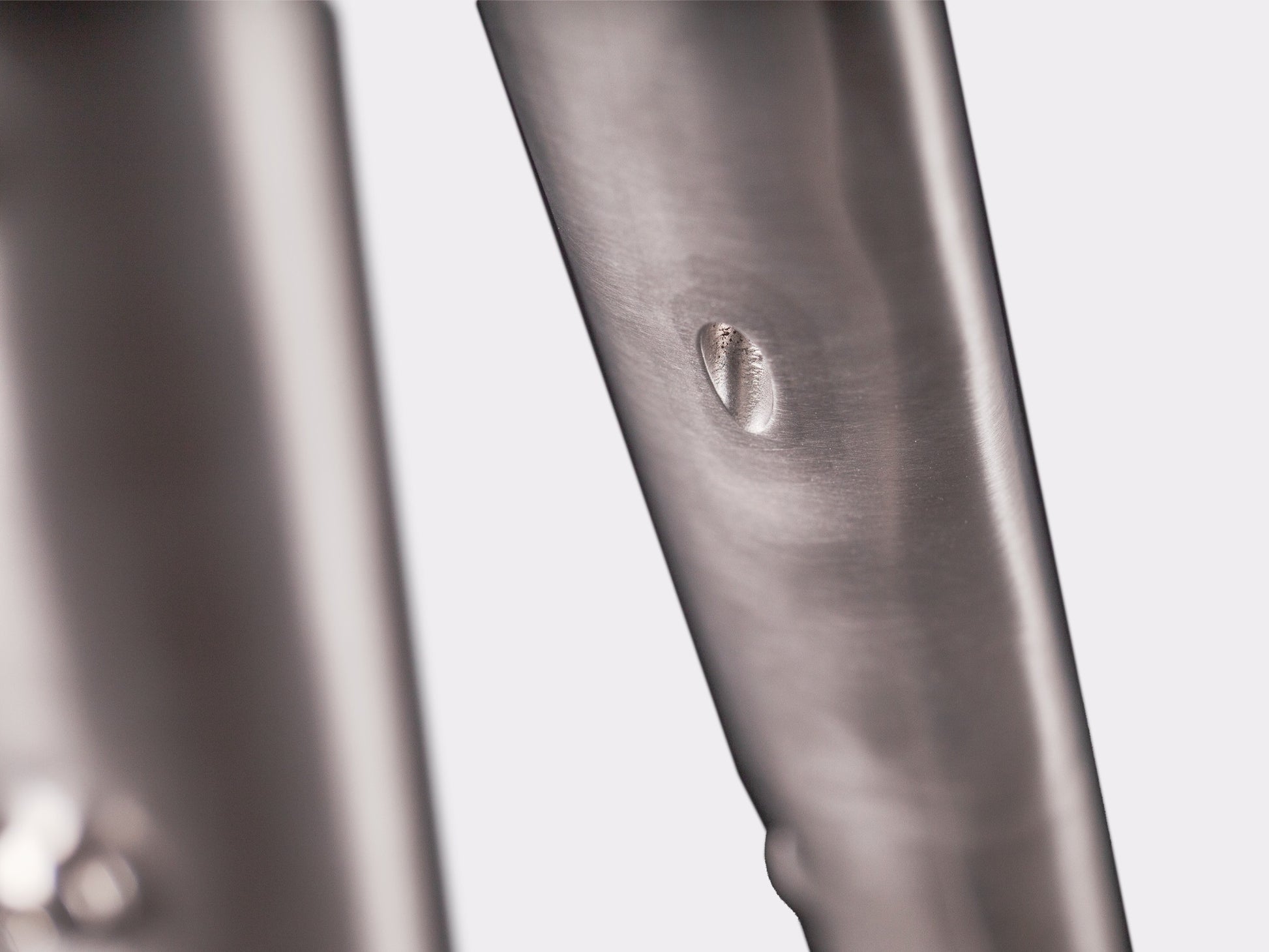 Fourche route titane CYKL SWIIFT sans œillets, passage de gaines internes et semi-internes