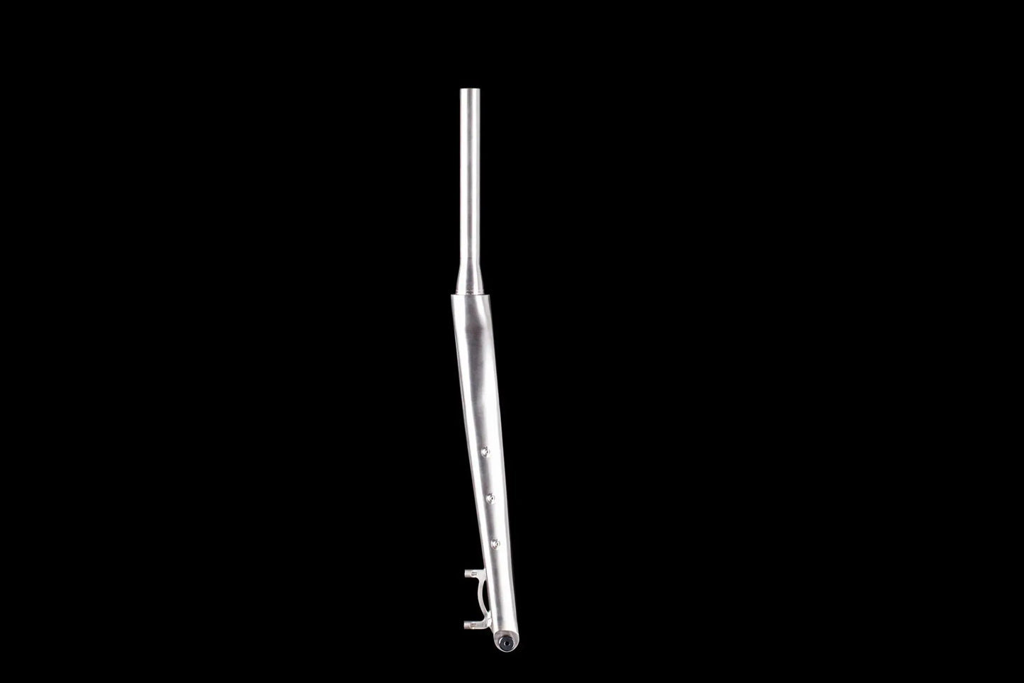 Zoom sur la finition titane dépoli de la fourche CYKL