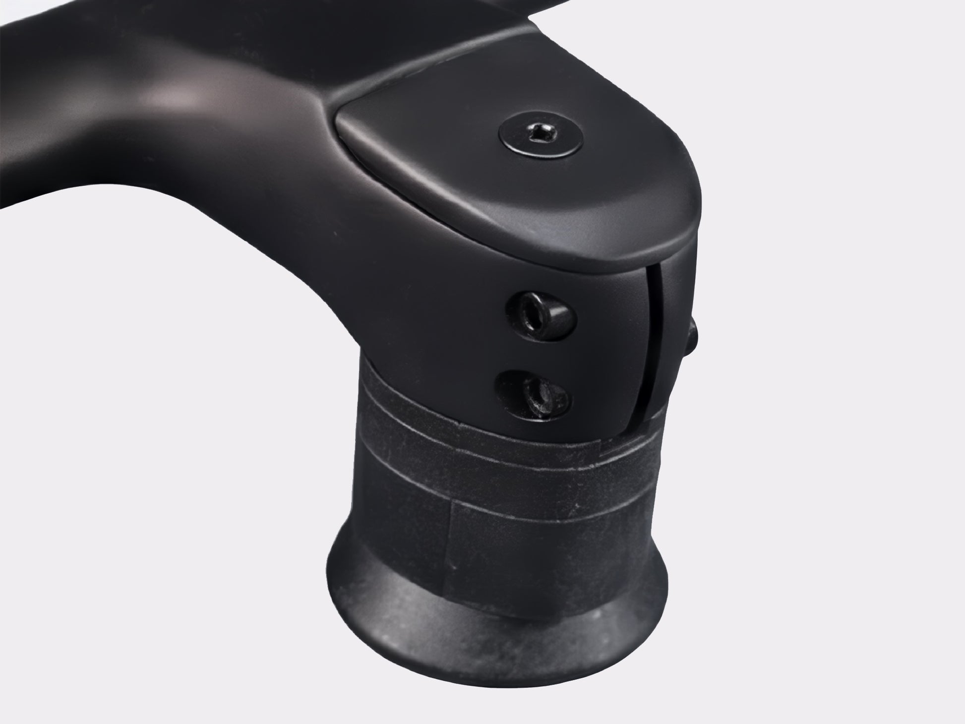 Combo cintre/potence carbone CYKL pour vélo de route, focus sur les entretoises