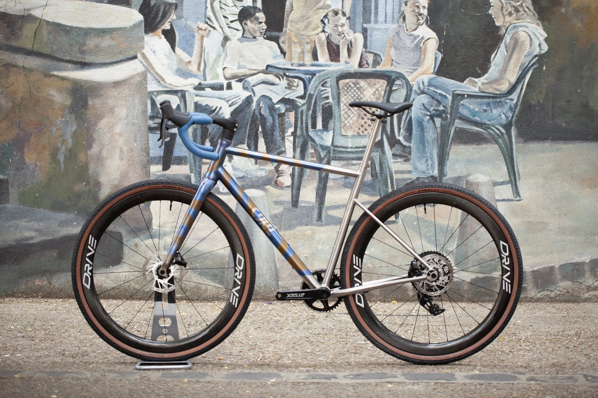 PRET A ROULER | CYKL | GRAVEL | RAAVE Le tigre bleu - CYKL.STORE