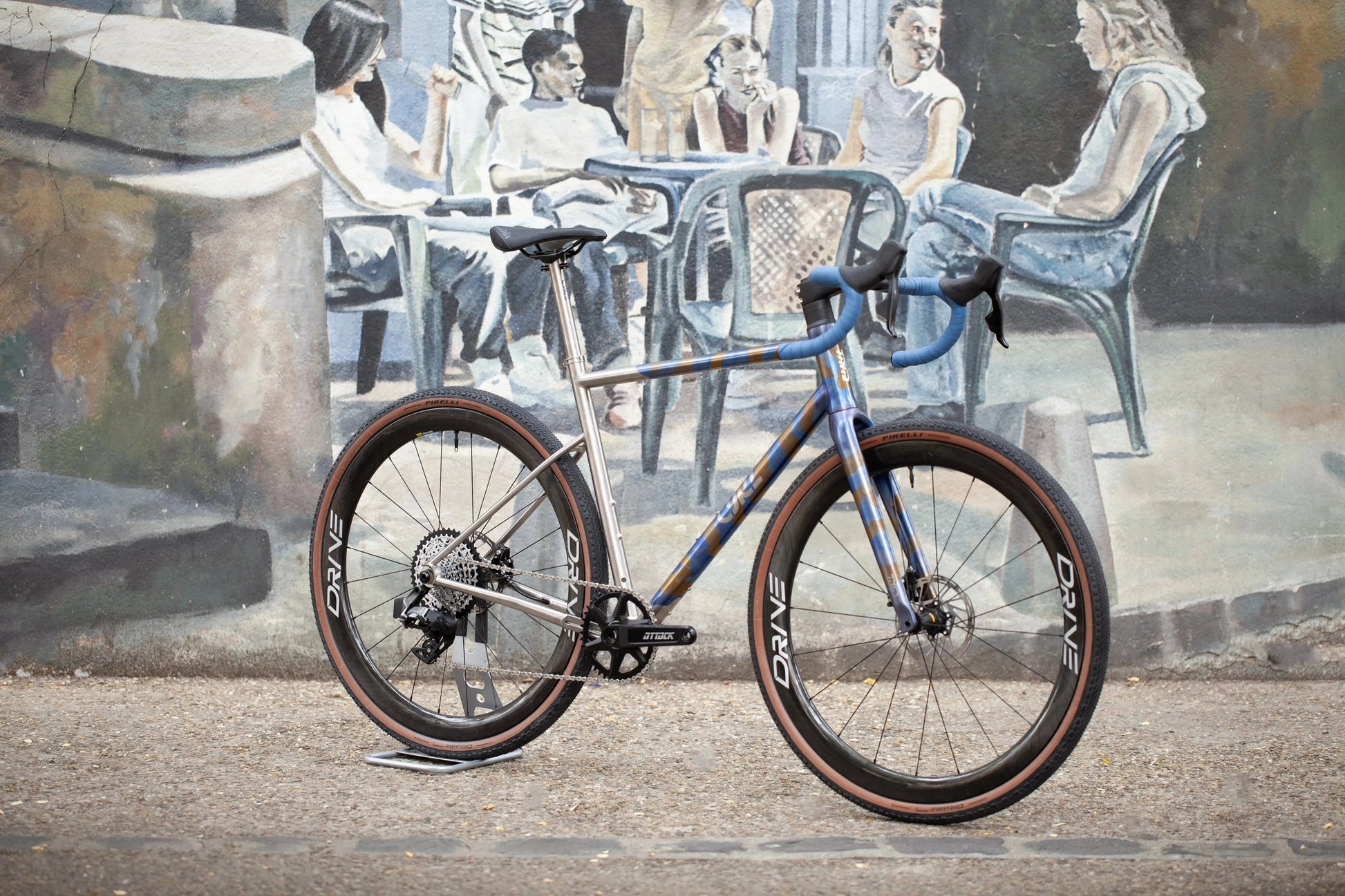PRET A ROULER | CYKL | GRAVEL | RAAVE Le tigre bleu - CYKL.STORE