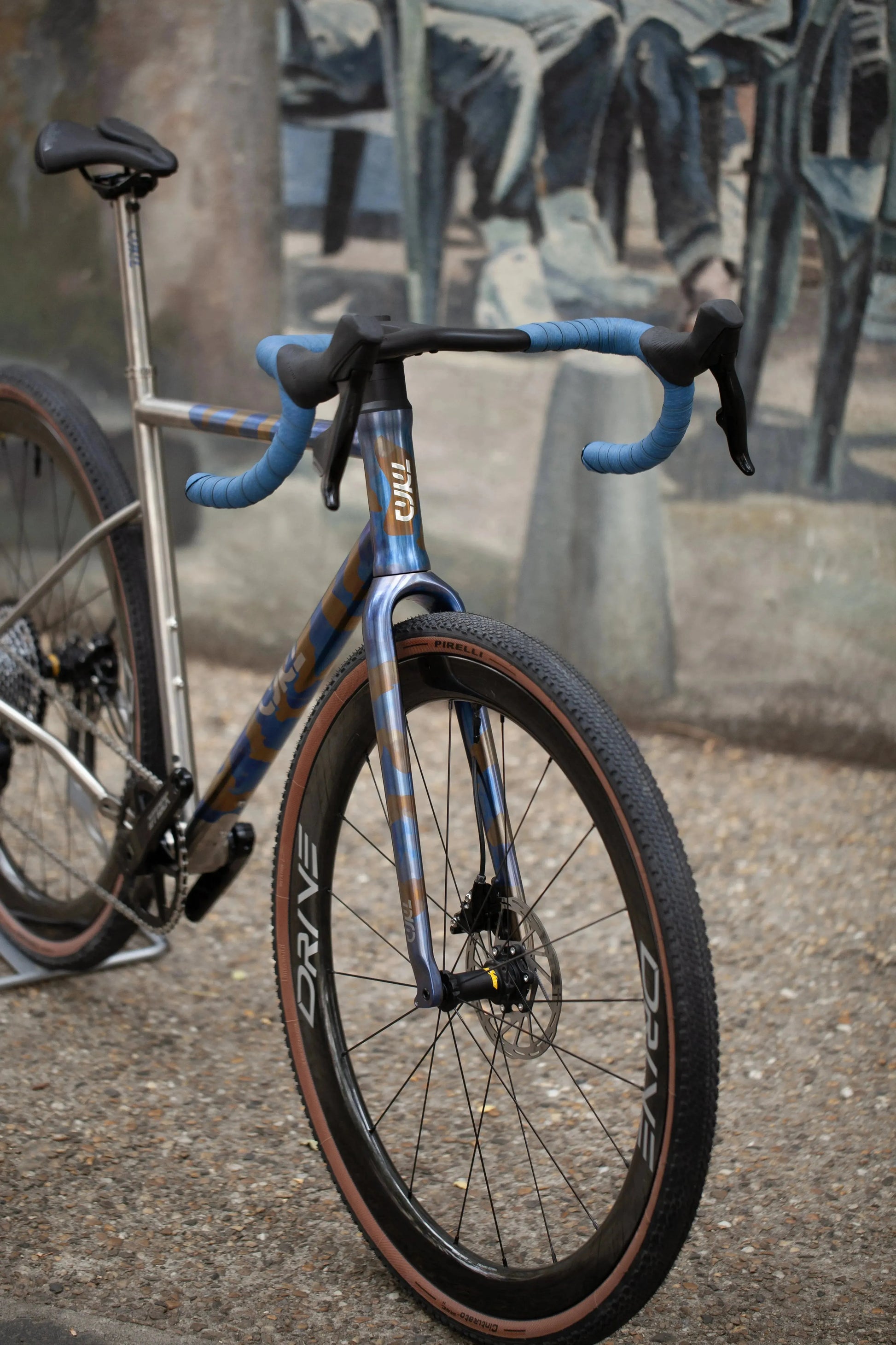 PRET A ROULER | CYKL | GRAVEL | RAAVE Le tigre bleu - CYKL.STORE