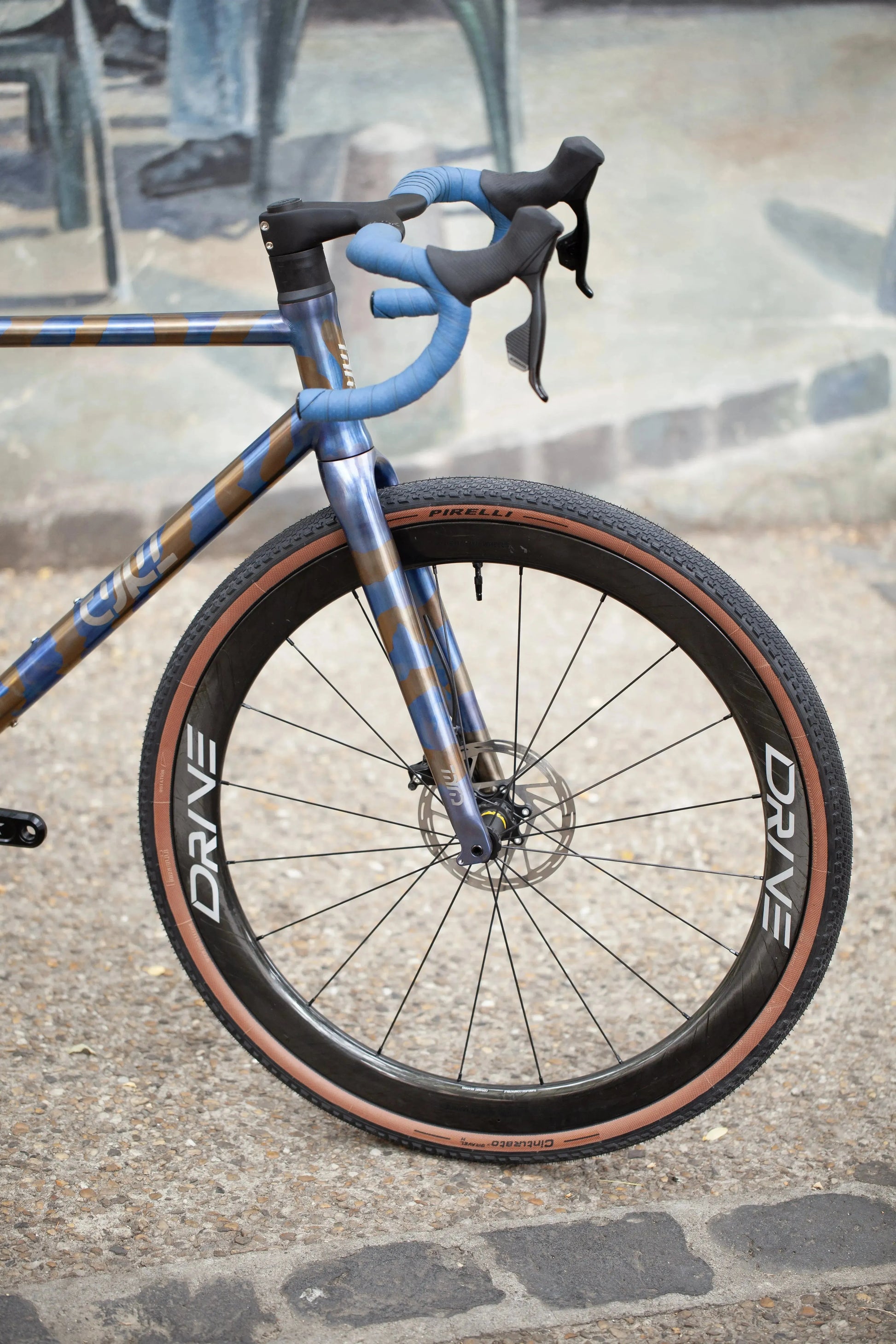 PRET A ROULER | CYKL | GRAVEL | RAAVE Le tigre bleu - CYKL.STORE