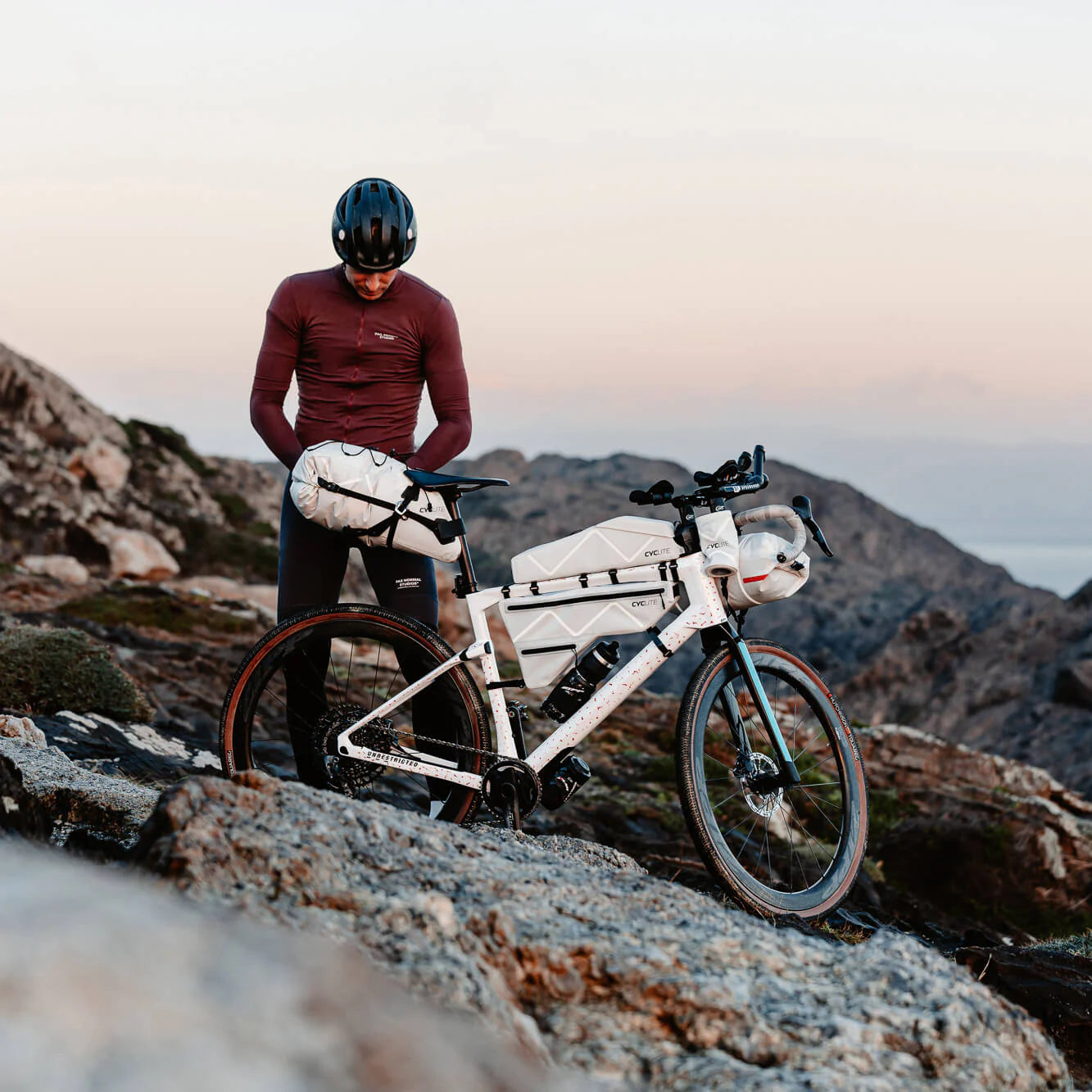 Sacoche de selle légère Cyclite saddle bag 01 white | CYKL