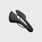 Selle Titane CYKL ERGO 3D Ti : vue perspective illustrant la structure alvéolaire en élastomère et l'optimisation topologique du châssis titane pour le flex dynamique.