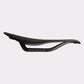 Selle carbone CYKL UltraLight SL avec revêtement fin. 143 mm de large pour un poids de 95 g