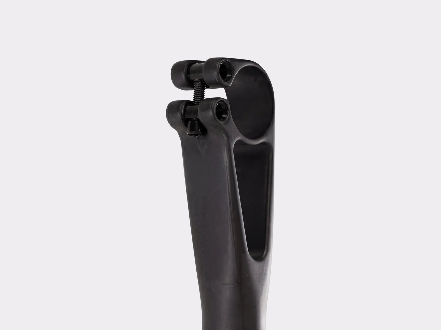 Vue arrière de la tige de selle CYKL Blaade, mettant en valeur son design fuselé et sa finition mate.