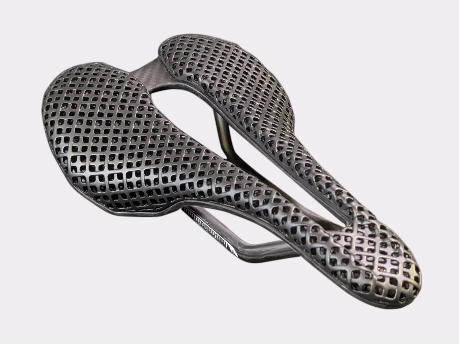 Selle de vélo en carbone ultra légère avec rembourrage 3D, design ajouré pour confort longue distance