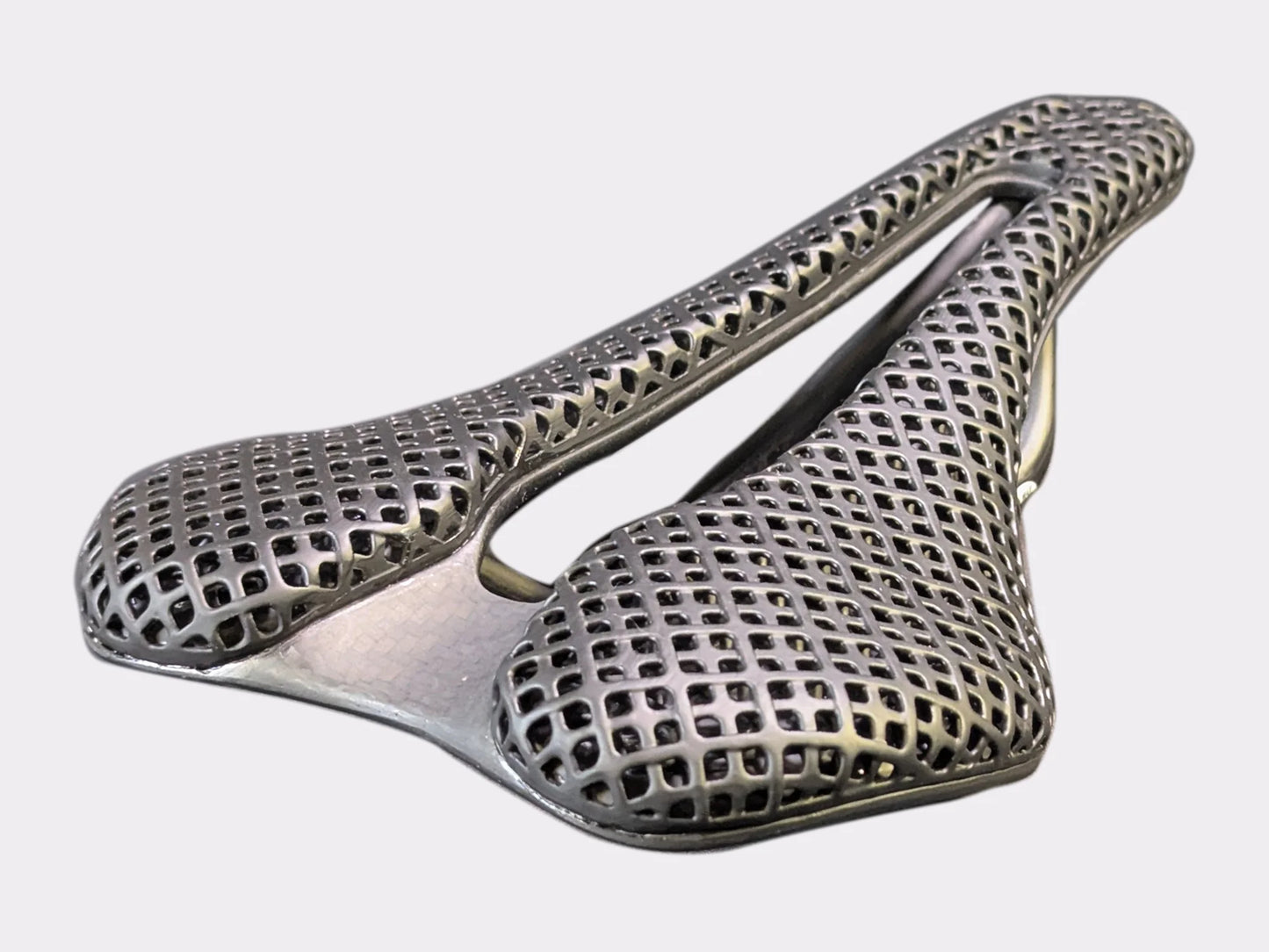 Selle en carbone avec base ajourée et mousse 3D, parfaite pour le gravel, la route ou le bikepacking