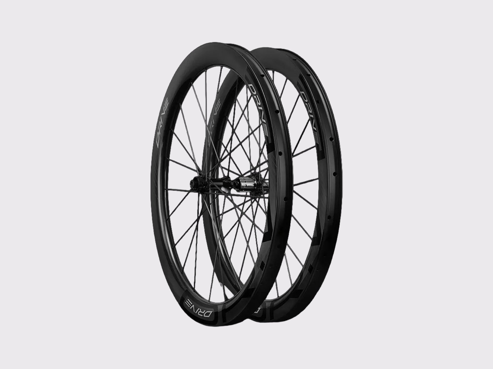 paire de roues elitewheels drive g50 cs. Roues de gravel en carbone avec rayons carbone et moyeux titane.