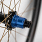 Roues de gravel Goosyn en carbon et rayons polymer (kevlar). Disponible chez CYKL