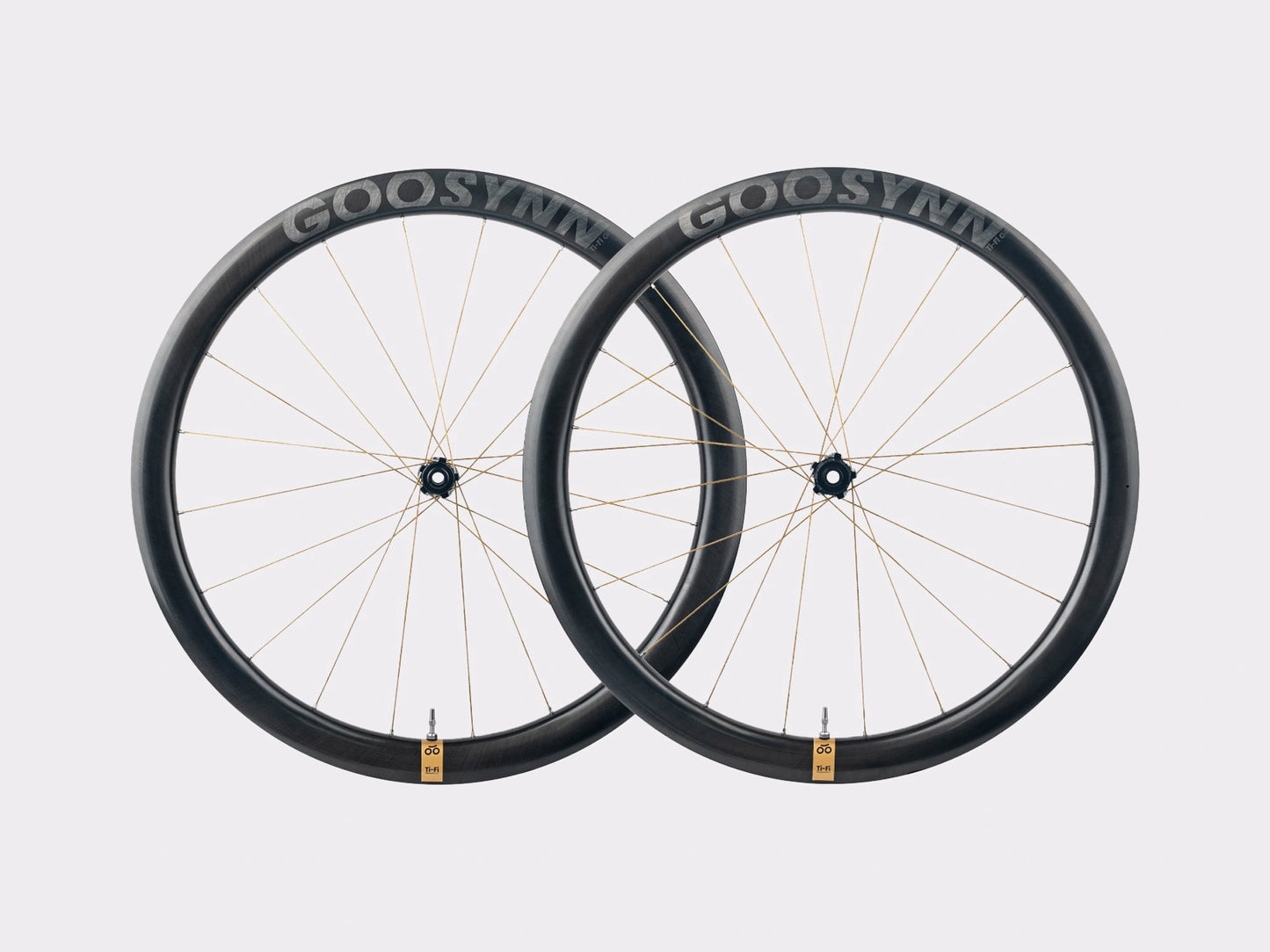 Roues de gravel Goosyn en carbon et rayons polymer (kevlar). Disponible chez CYKL