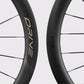 Gros plan jante carbone Elitewheels Drive SL 48D marquage or et rayons carbone (Or)