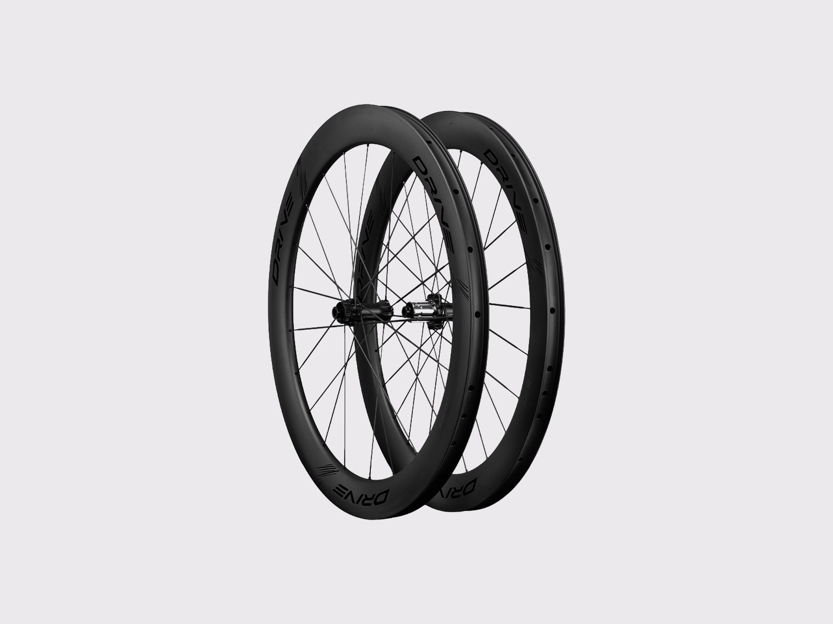 Paire de roues carbone route à disque Elitewheels Drive SL 58 mm vue en trois quarts (Noir)