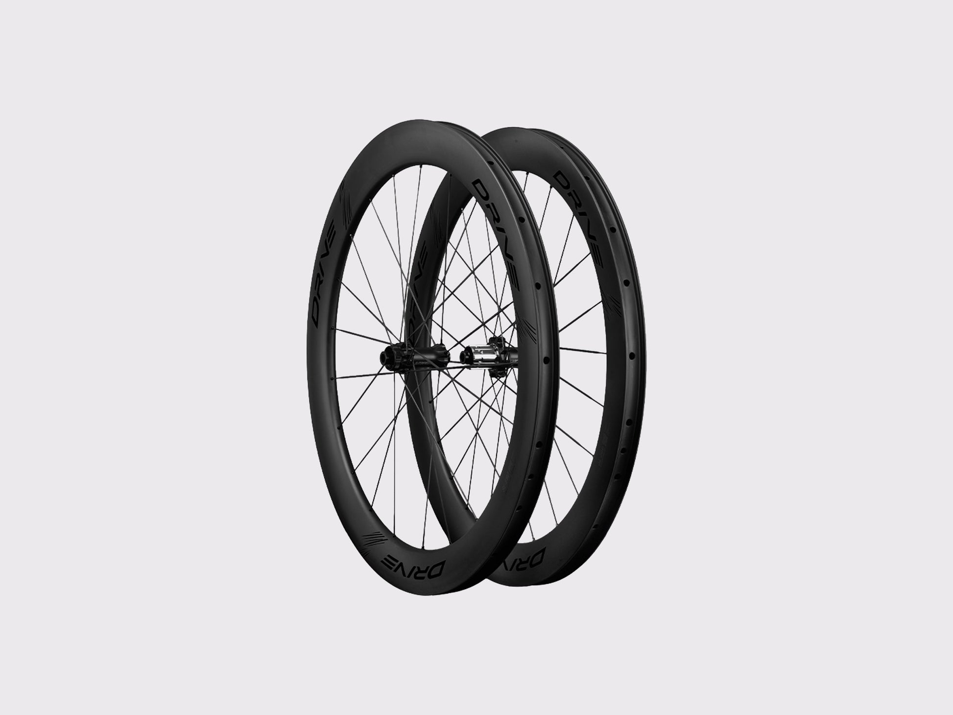Paire de roues carbone route à disque Elitewheels Drive SL 58 mm vue en trois quarts (Noir)