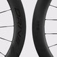 Gros plan jante carbone Elitewheels Drive SL 58D marquage noir et rayons carbone (Noir)